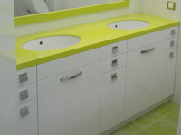 фото мебель для ванной комнаты зеленая с 2-мя врезными раковинами